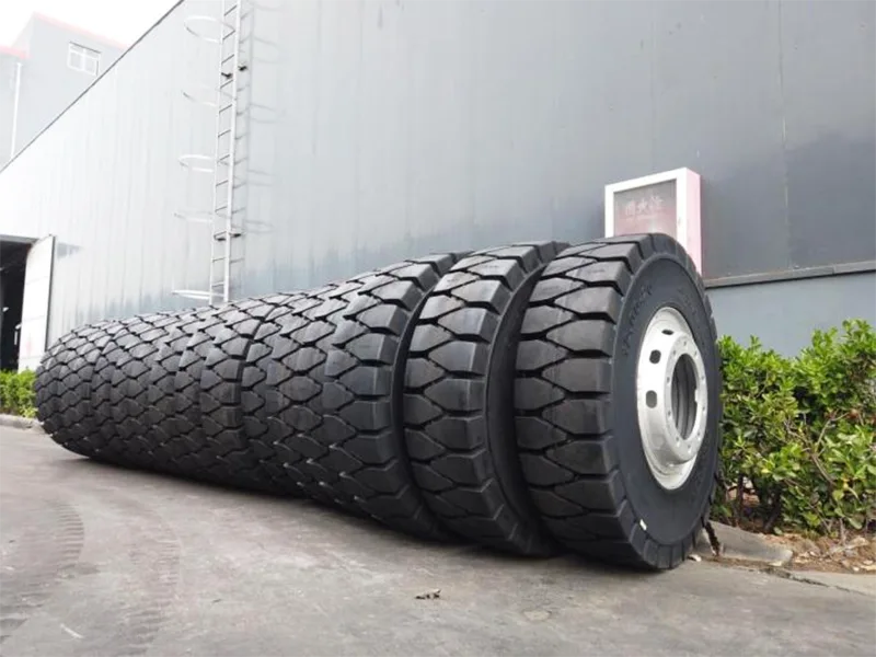 12:00-20 Solid Tire – Ťažká priemyselná pneumatika pre prevádzku v prístave a na dvore
