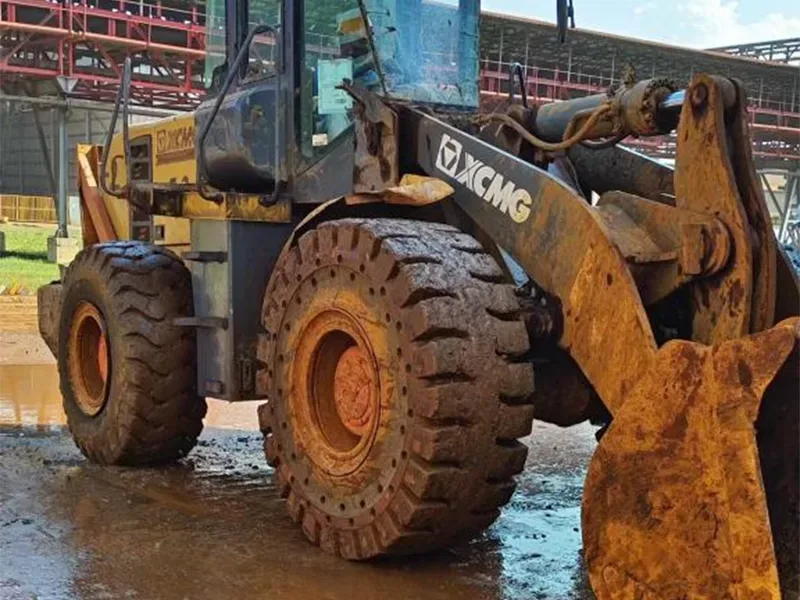 Pevná pneumatika 23,5-25 – osvedčené riešenie pre indonézske ťažby niklu
