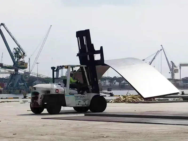 Pevné pneumatiky 12.00-20 pre prístavné prívesy